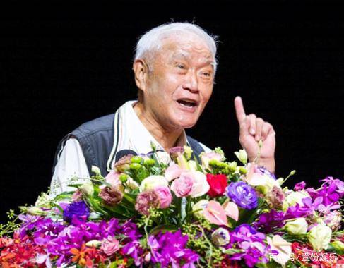 国家一级演员牛犇,80高龄独居自己理发,儿子是大家熟悉的他_王侃_演技