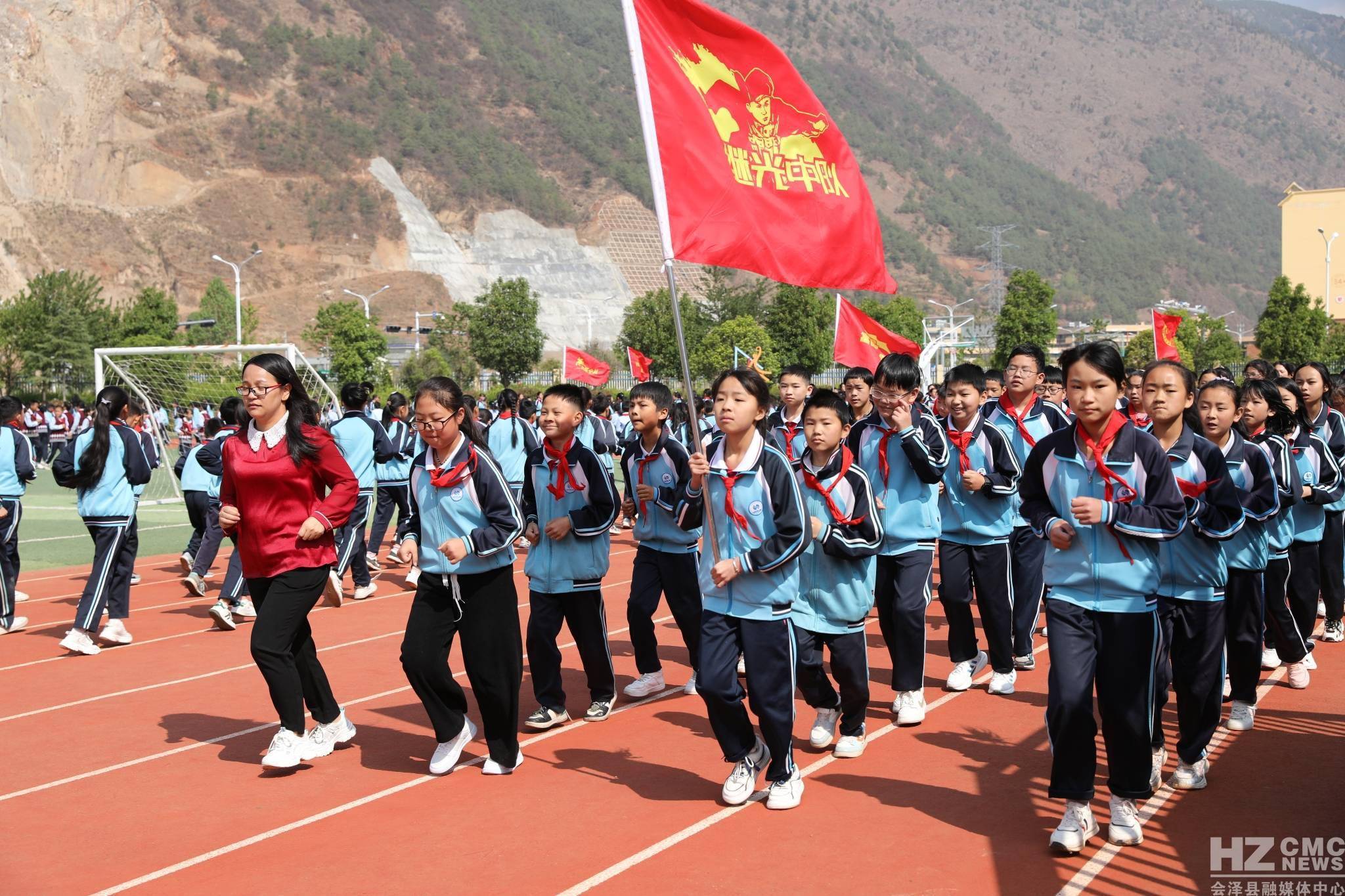 会泽县钟屏小学激情早操跑出新花样