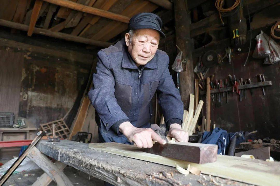 寻访手艺人丨孙成礼:"榫卯"相扣演绎传统匠心_家具_钉子_匠人