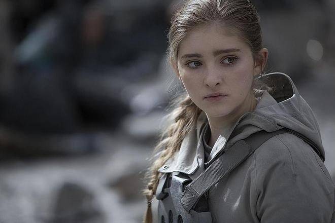 《饥饿游戏》女演员晒裸照反击黑客勒索!网友高呼"女王行为"!