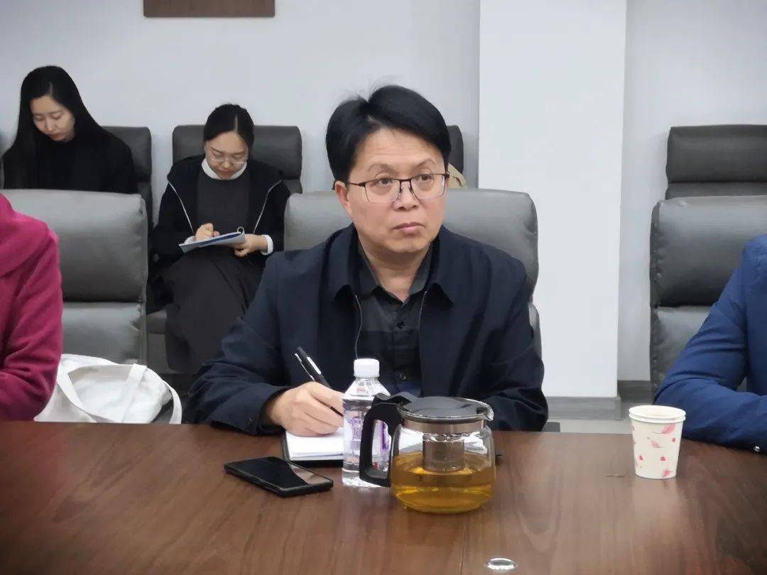 有老师评课语文研训员康伟娜点评数学研训员祖旭东点评04同步直播05听