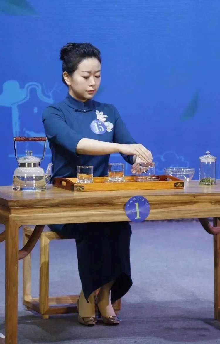 评价茶艺师的专业用语_茶艺师和评茶师哪个好_茶艺师评价