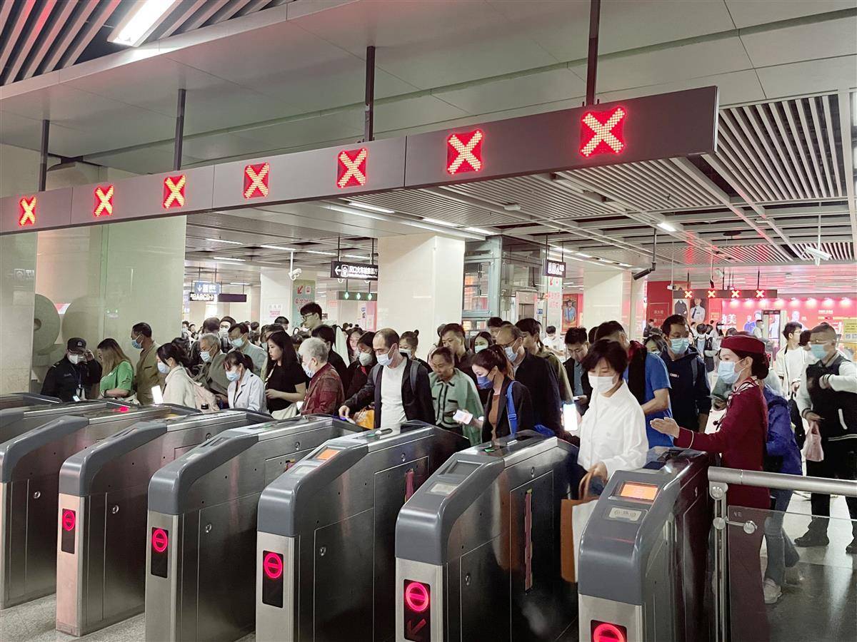 6天三破日客运量纪录:五一假期武汉地铁累计送客2648万乘次_客流_进站_乘客