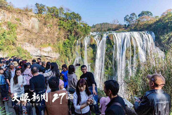 看山看水看人海 “五一”旅游市场繁荣 贵州 景区 游客