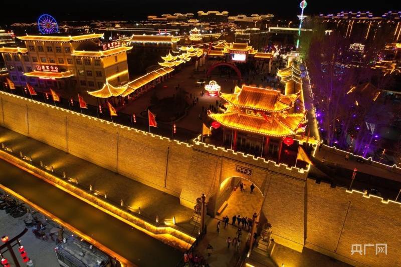 甘肃民乐:古城流光溢彩 夜景惹人醉_王晓_陈思宏_景区