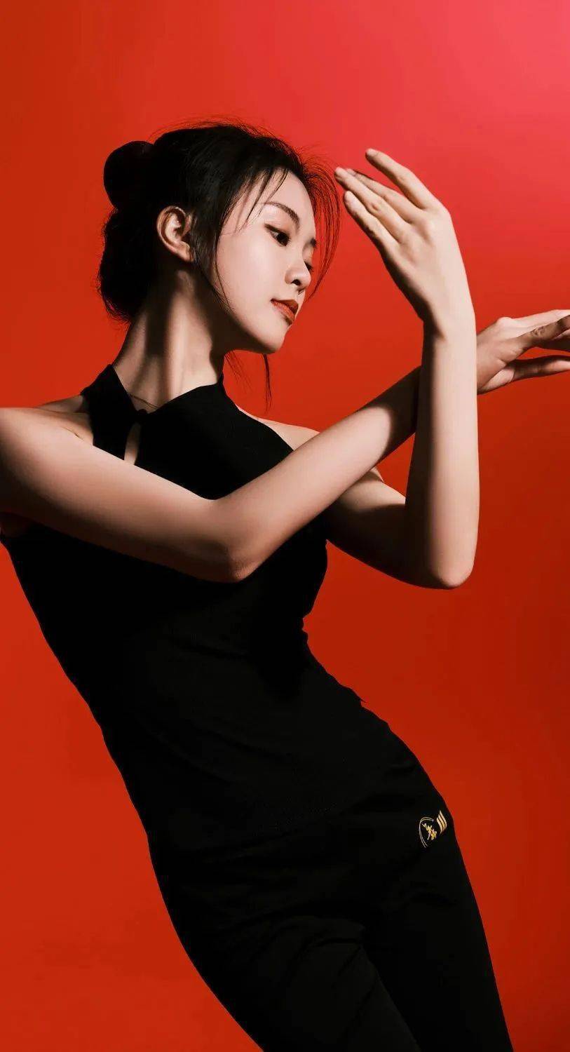 吴悦珲吴西洪吴海超王晓悦王景浩王嘉澜唐雨佳苏路越任昕奕任博轩秦瑶