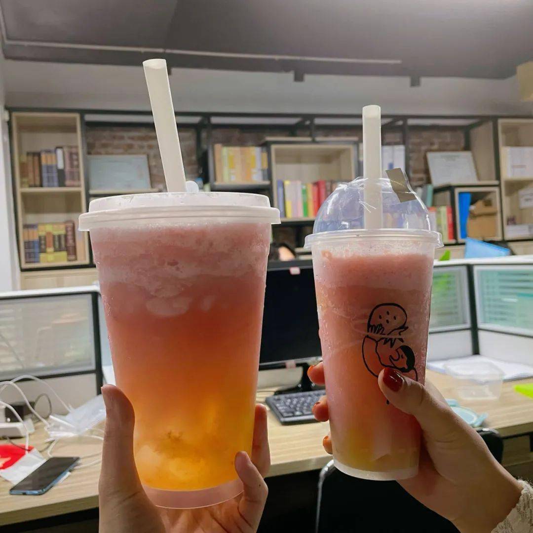 茂名人对奶茶有多瘾?_行业_年轻人_时间