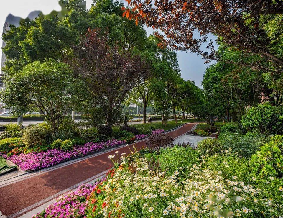 01上海曹家渡花园口袋公园更新设计 / via维亚景观曹家渡花园位于上海