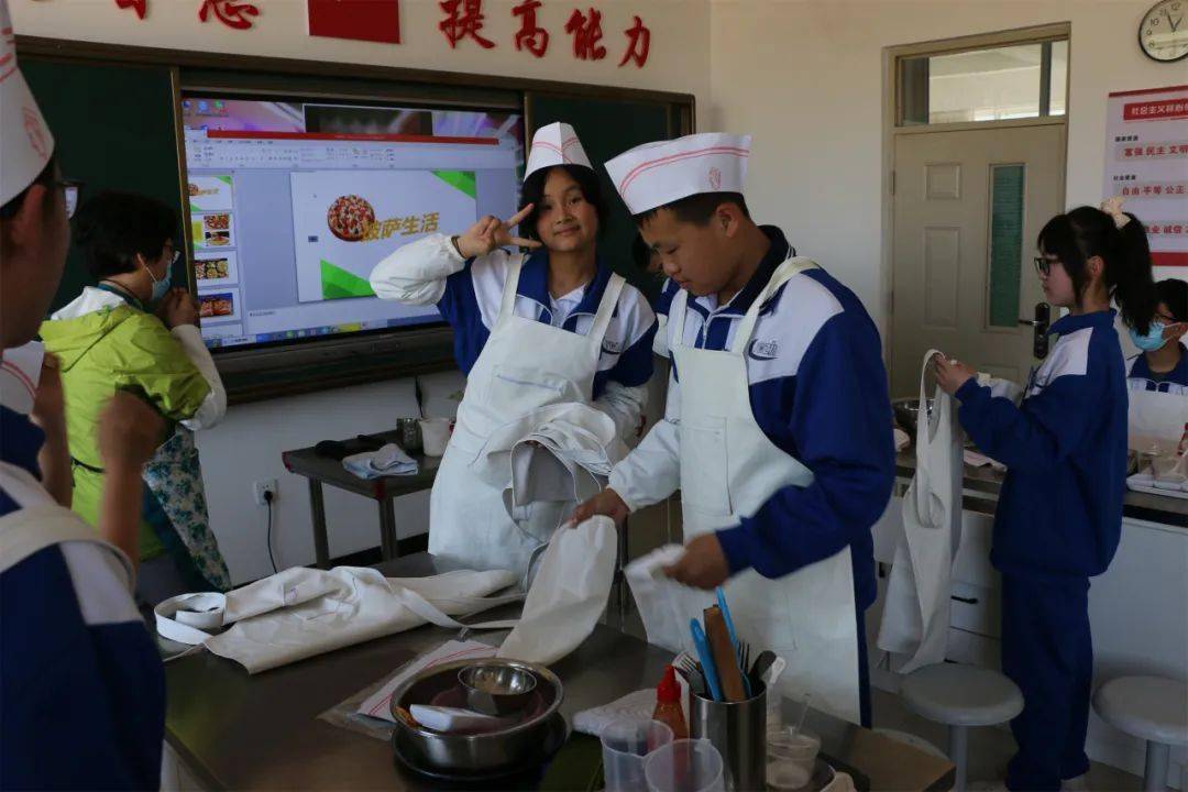 教育实践相融合 提升素养促成长——辽阳市第五中学开展素质教育综合
