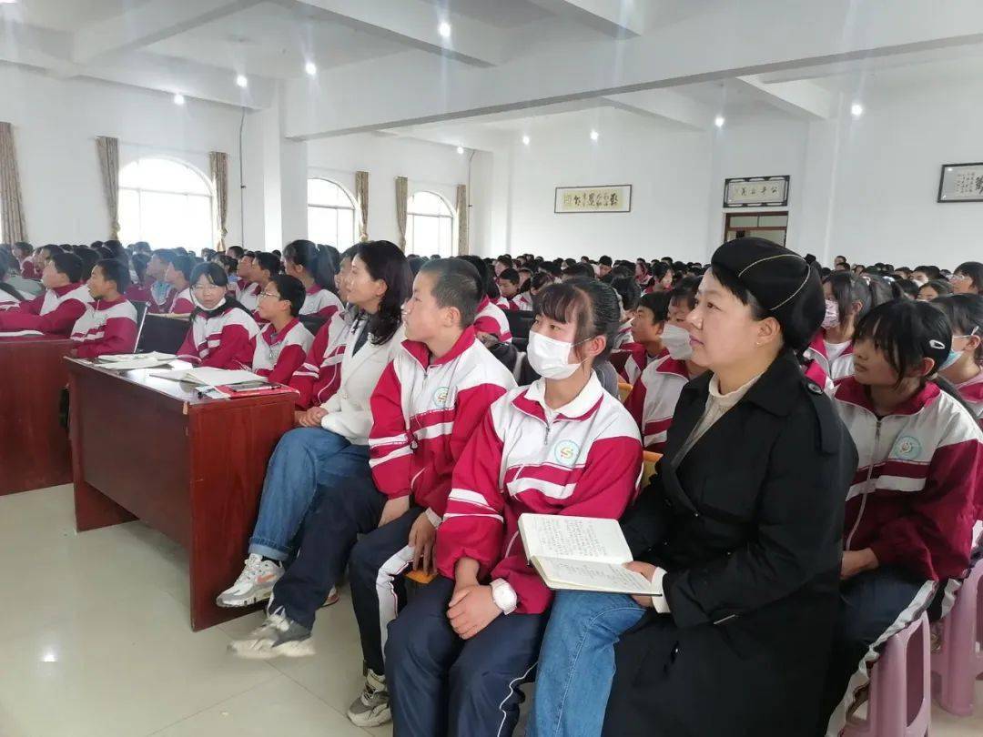 临夏县三角初级中学副校长徐海龙:"通过今天的这个宣讲活动,进一步