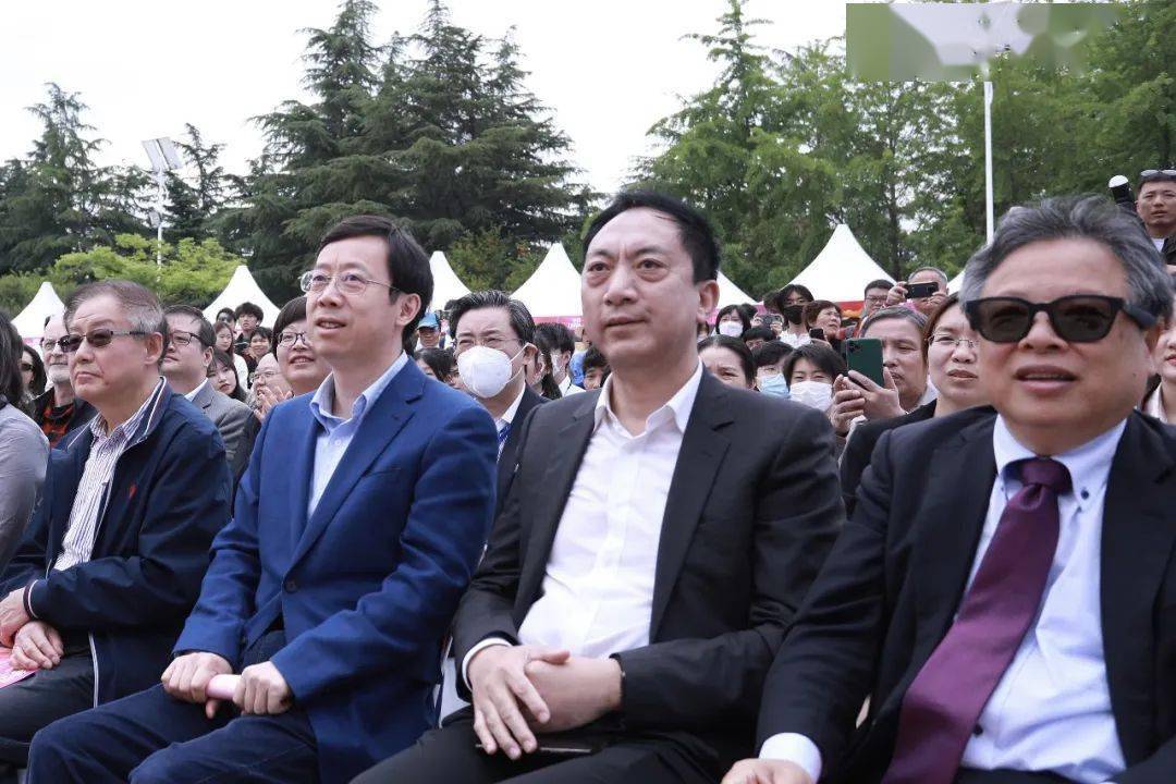 上海市委外宣办外宣处处长,二级巡视员沈良,学校相关部处,学院领导