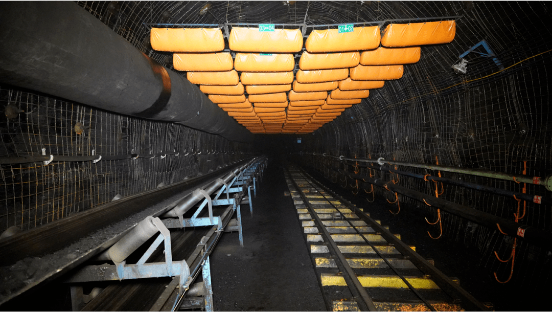 灵露矿112206掘进工作面进米施工稳中有序_生产_进行_设备