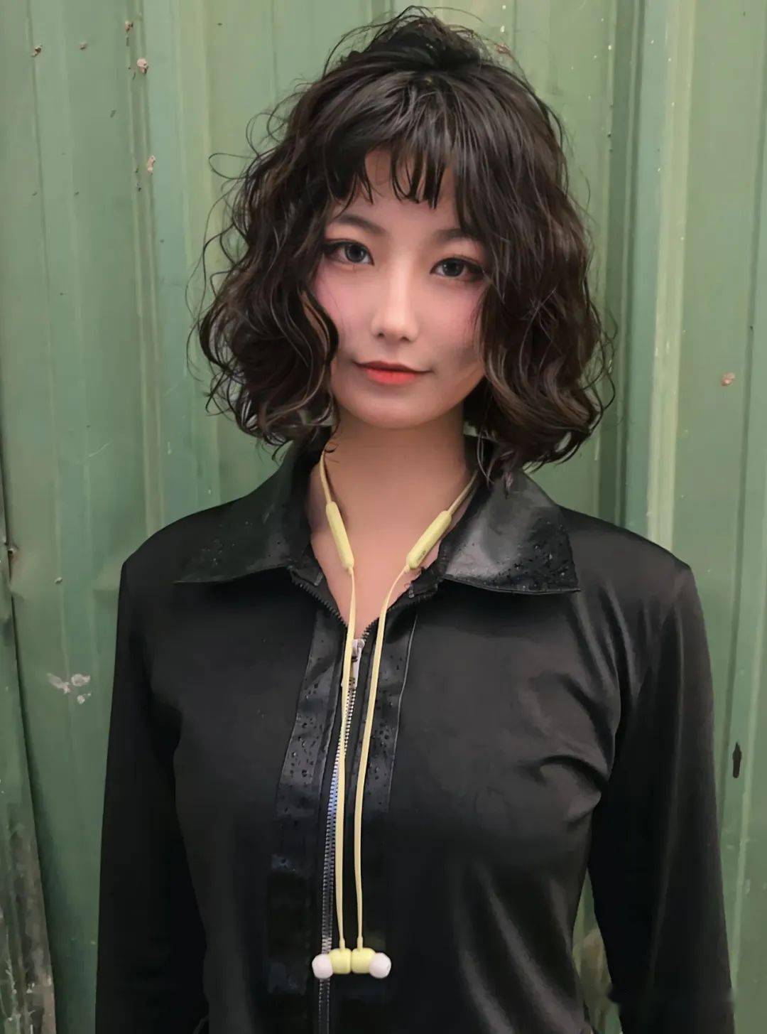 分享夏日份甜美辣妹风格的烫发短发集时尚又潮流短发任谁看了都会