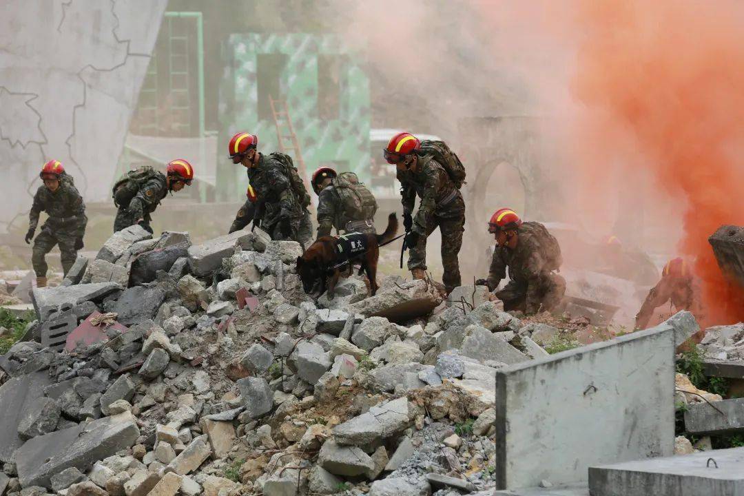 防灾减灾,武警部队在行动!_演练_救援_机动