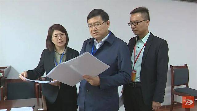 敦煌市委常委,常务副市长何生粼现场巡视指导考试.