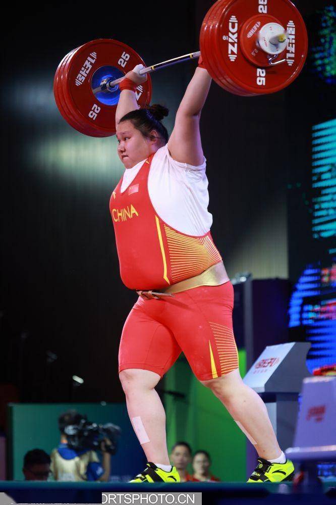 举重亚锦赛| 李雯雯包揽女子87公斤以上级三金 中国队26金14银3铜收官