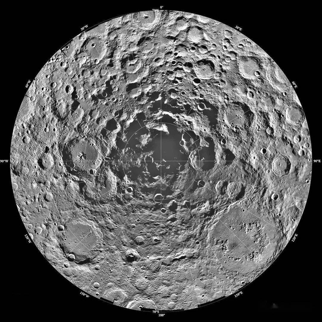 构造和火山活动来"美容"月球表面坑坑洼洼这些轨道不稳定的小行星会被