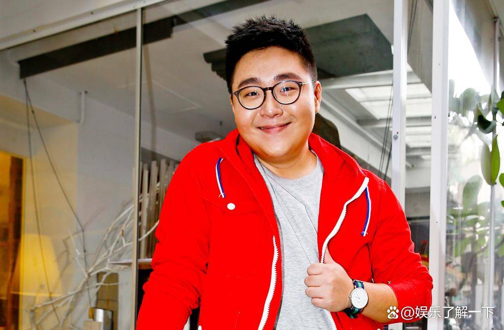 据悉,两人是在拍戏时认识的,林宁瑞代班到剧组时意外地与郝劭文结缘