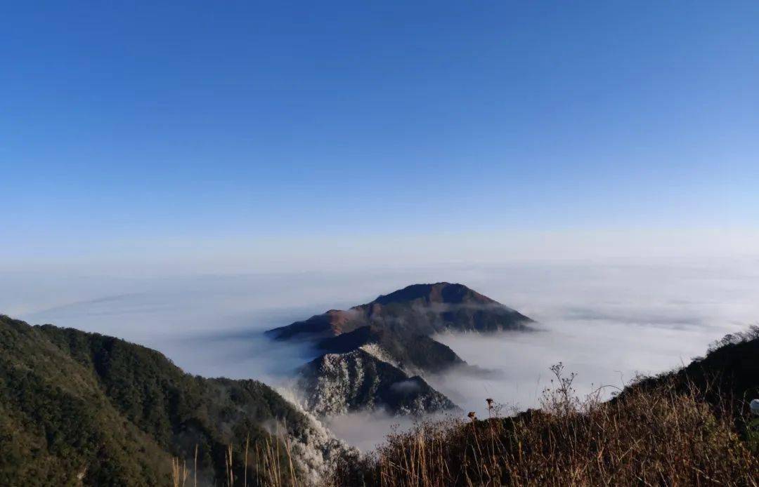 我們來一次圍火夜話行山是一種夢想冰雪韭菜嶺隊員風采山頂千家峒營地