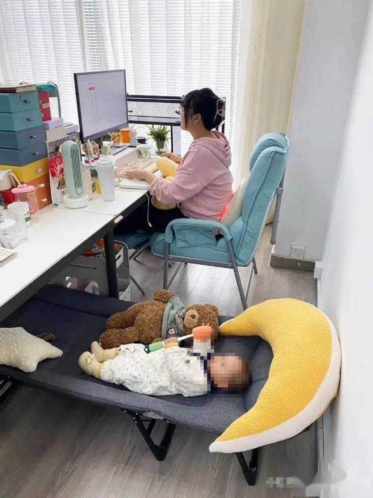 浙江一公司允许员工带娃上班 当事员工:不想火,丈夫也带娃去过几次