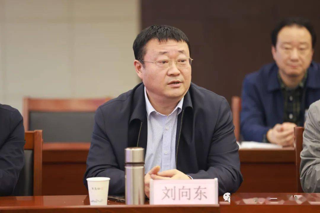 最后,刘向东书记嘱咐队员们在国际局势严峻复杂的形势