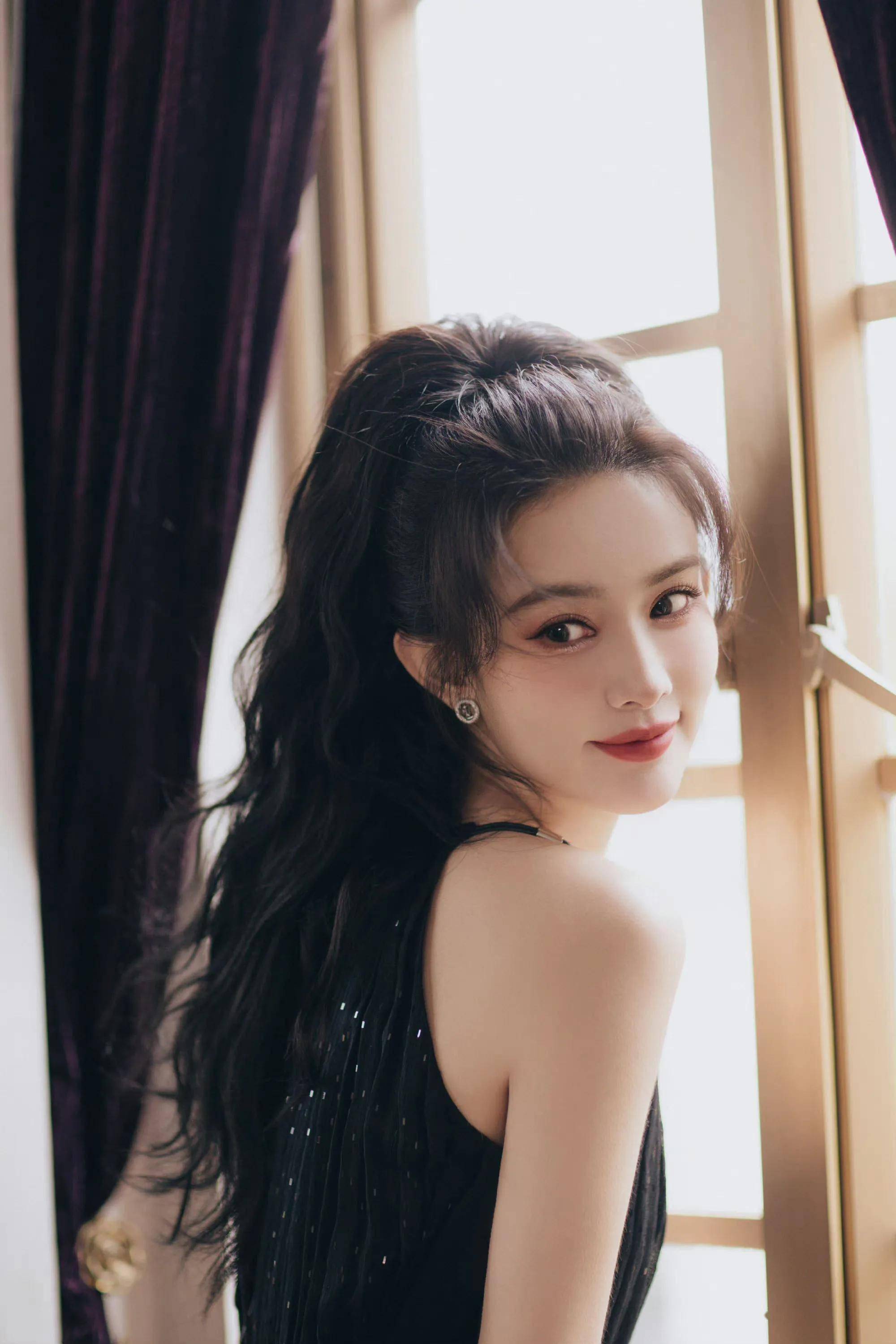 明星孟子义时尚写真:冰肌玉骨,风华绝代