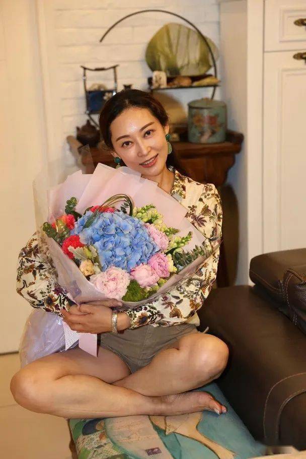 杨卓娜细女14岁生日 愈大愈靓获网民大赞有星味_明星_遗传_潜质