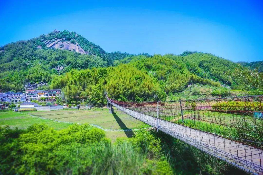 狮子峰景区 ◆景区介绍景点推荐介绍狮子峰景区,神龙潭景区,紫清山