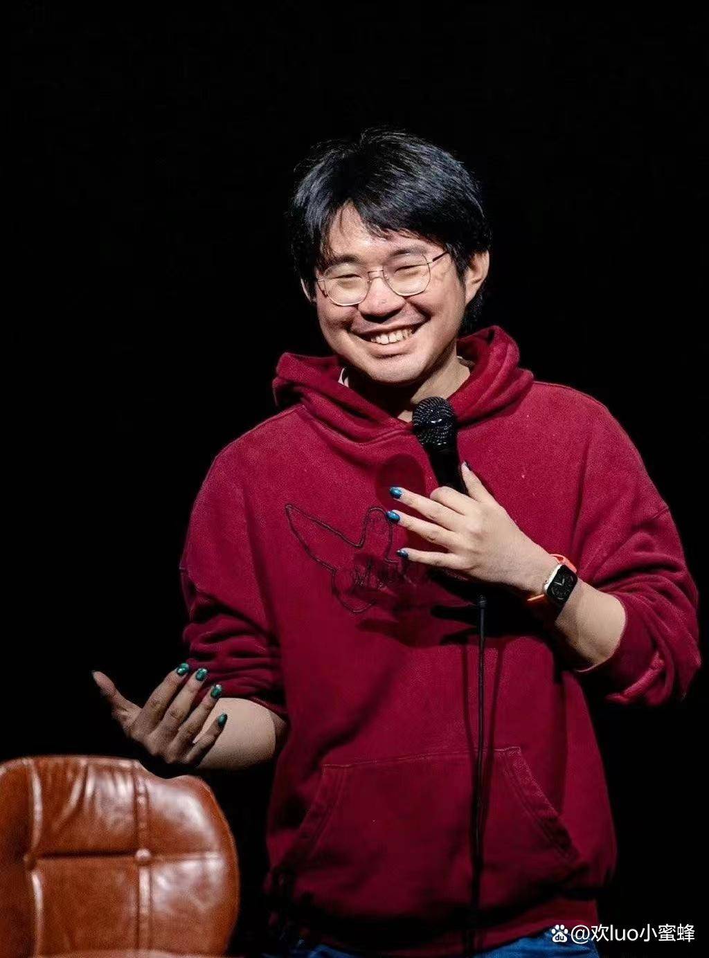 脱口秀演员李昊石不当玩梗：无底线的调侃，只有技巧，没有是非观