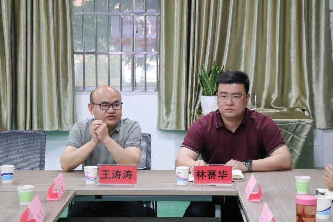 专业技术水平,学习态度,学生的学习计划安排以及参加竞赛获奖的情况