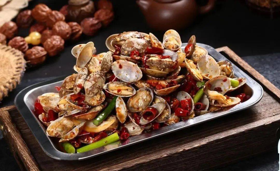 辣炒蛤蜊:青岛人的美食符号是怎样炼成的_胶州湾_菜品_香辣