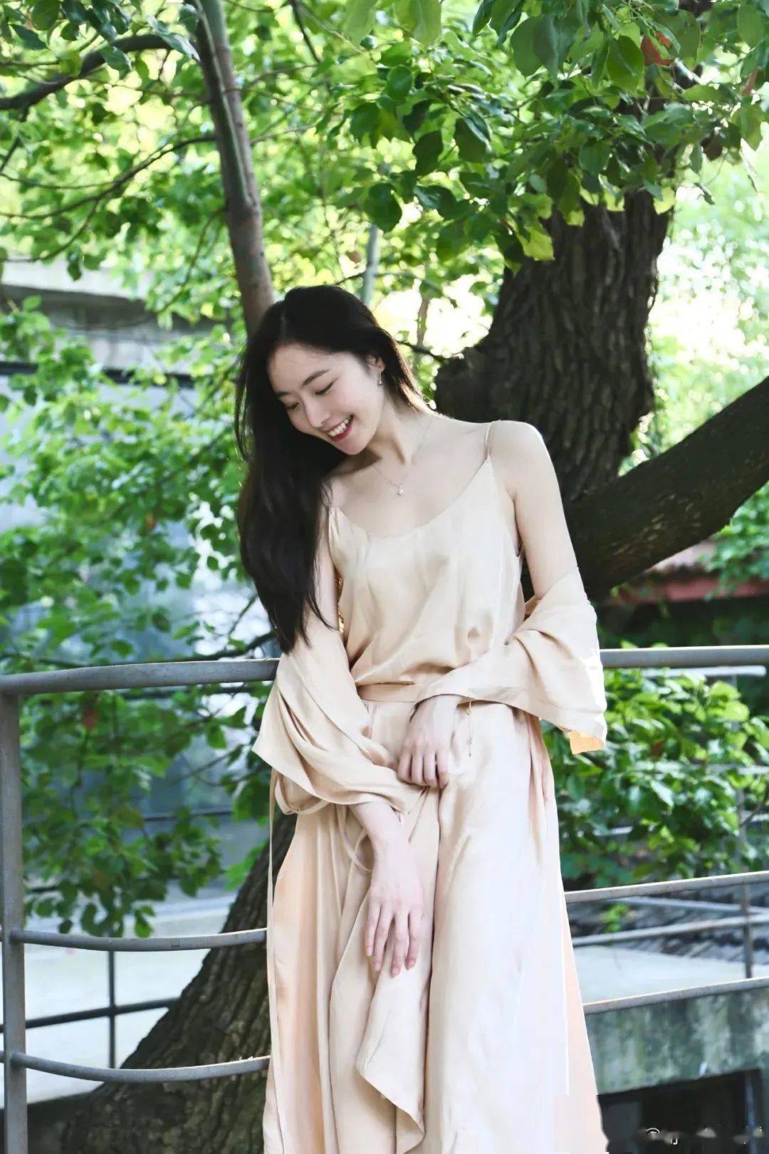 关于陈露的现状,网上能搜到的不多.