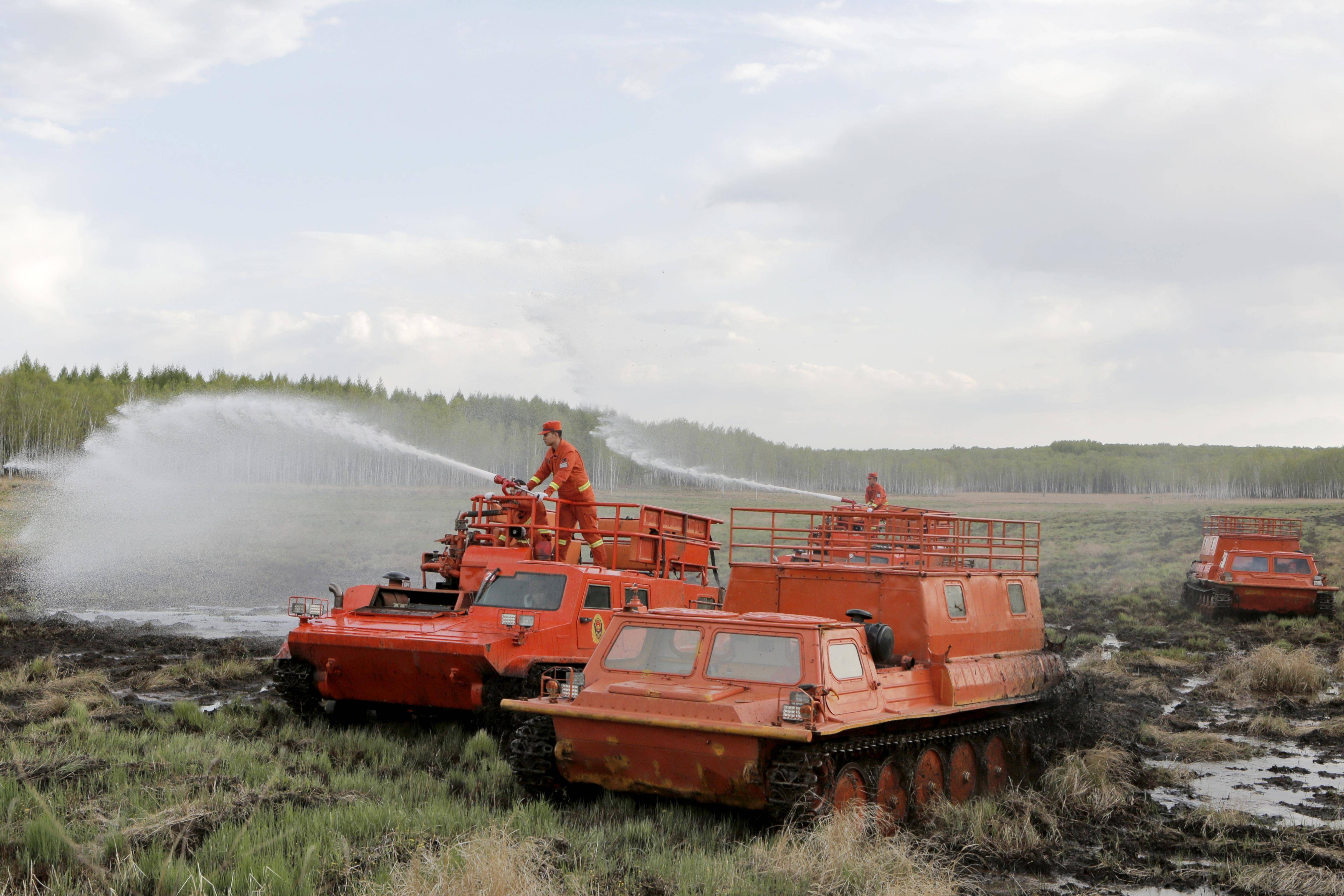 (社会)黑龙江:"红五月"森林消防演练忙_石枫_指战员_新华社
