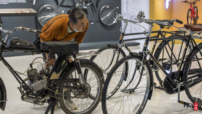 凤凰车子带铃子,西关十字绕圈子 兰州大爷在这里找寻"二八大杠"青春