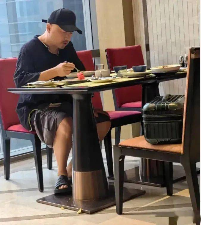 翟天临复出,徐峥黄晓明保驾护航,拍戏节衣缩食_天堂_百里_因为