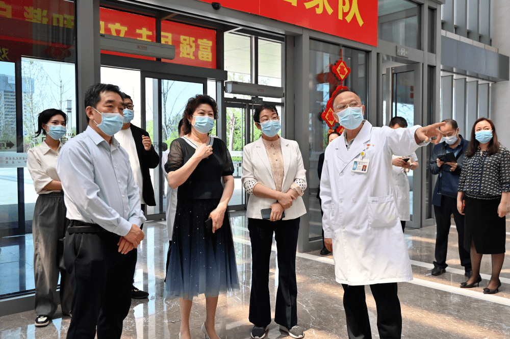 中心动态 | 新疆阿克苏地区卫健委主任阿孜古丽·马木提一行9人来我市