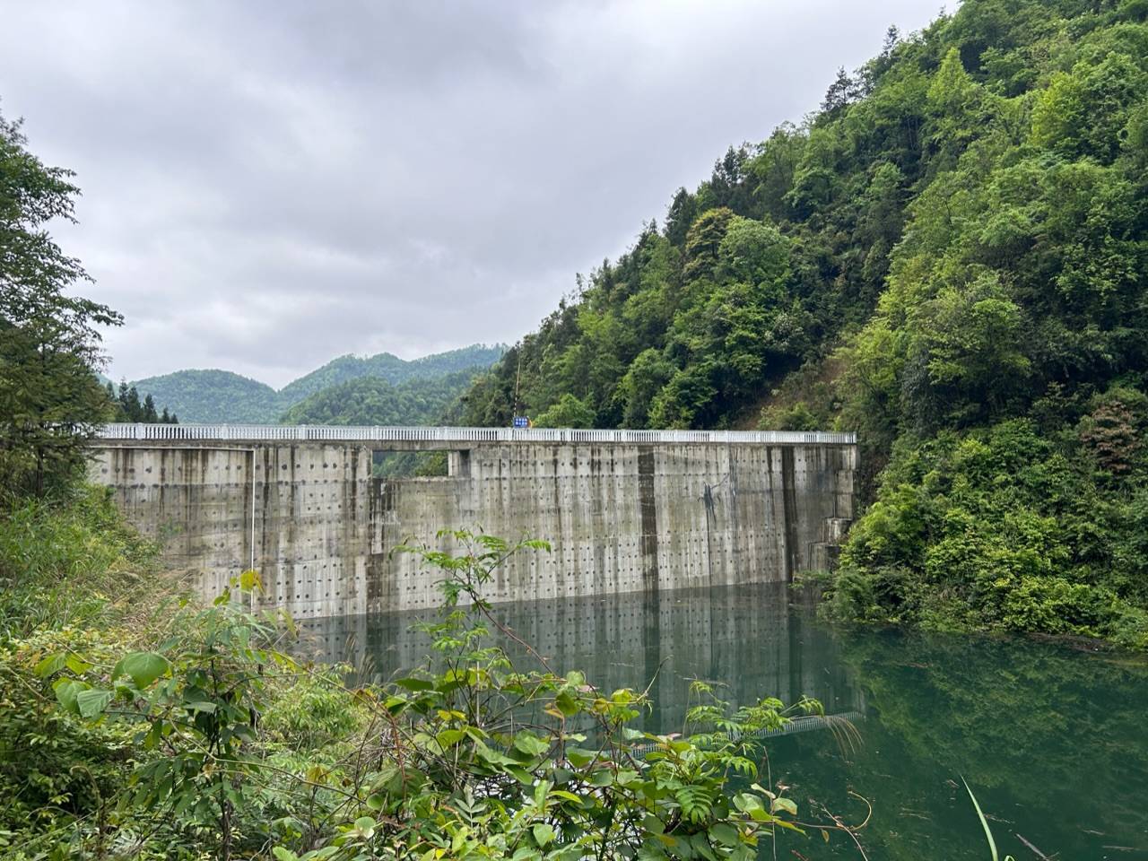 水到渠成 惠及万人 ——建始业州镇寨坡村小沟塘堰引水工程投入使用