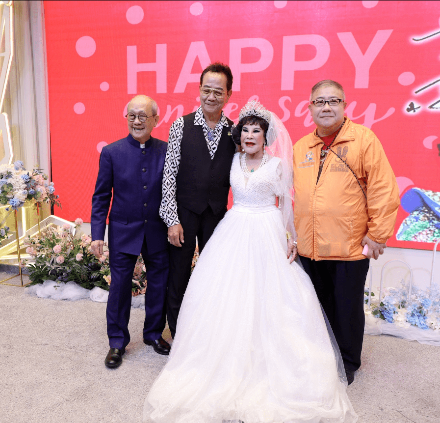 狂晒事业线:与老公天天亲_黄夏蕙_fit_访问