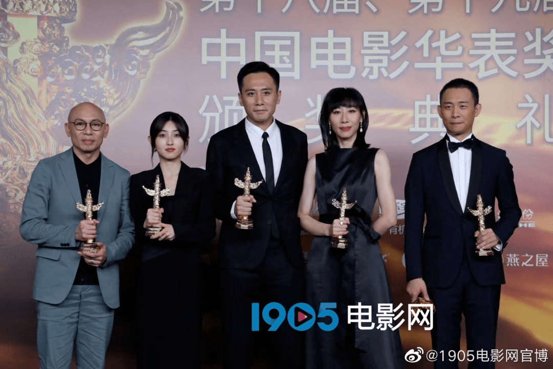 两届华表奖同颁，一份穿越疫情的电影指南来了_影片_获奖_祖国