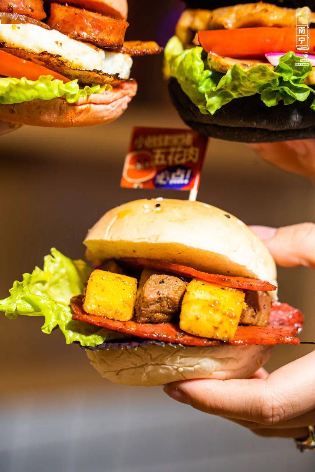 hamburgerhamburger三色彩虹小汉堡坯搭配生菜番茄泡菜大蒜洋葱
