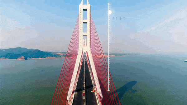 距离鄱阳湖入江口约50千米,北距铜九铁路桥和九景鄱阳湖大桥分别为44