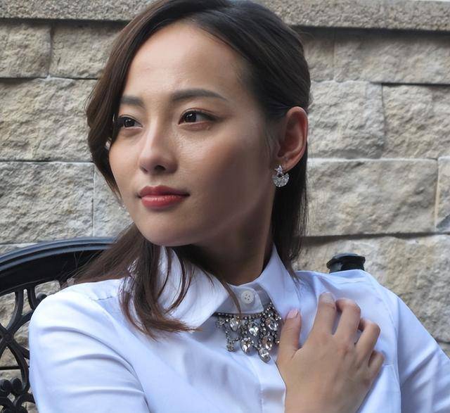 颜值还是演技,张嘉倪私人照片被曝,引起争议._容貌_生活_一面