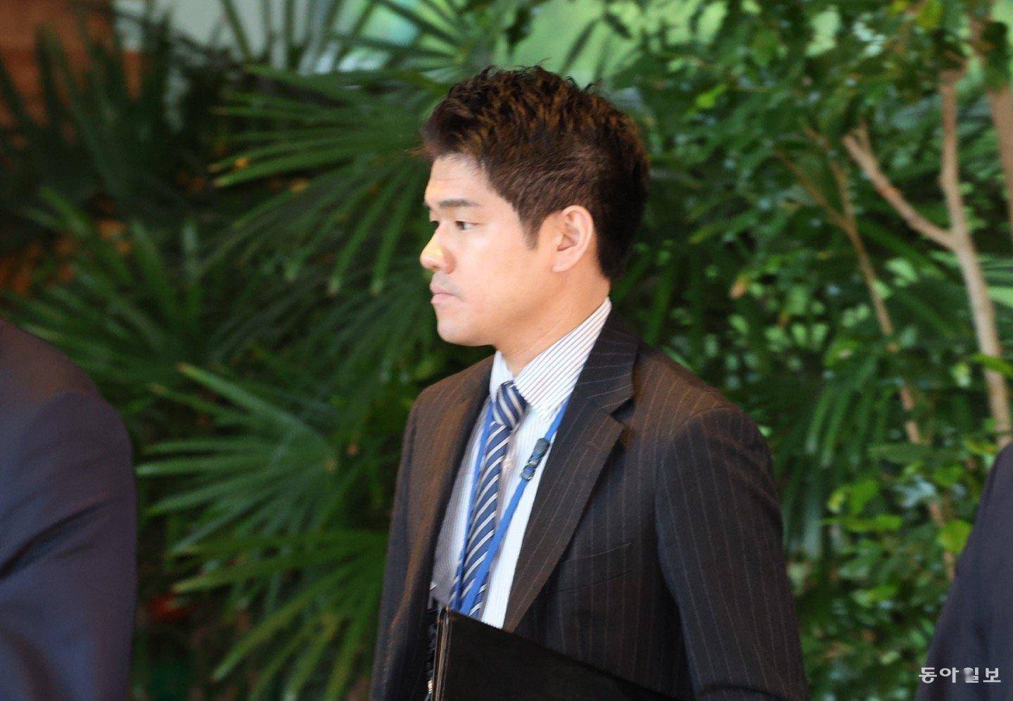 田翔_日本政府_秘书官