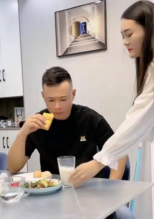 "八大碗二哥"不雅视频后续:涉事女方已离婚,男方三女儿受牵连_新沂