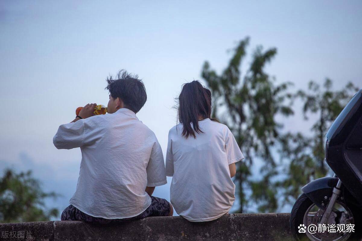 中学生早恋:一场青春的冒险还是一场生命的悲剧?_社会_现象_行为