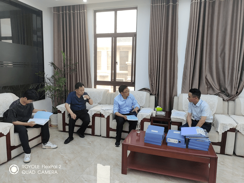 5月26日,市农业综合行政执法支队执法人员赴余干县古埠镇,白马桥乡等