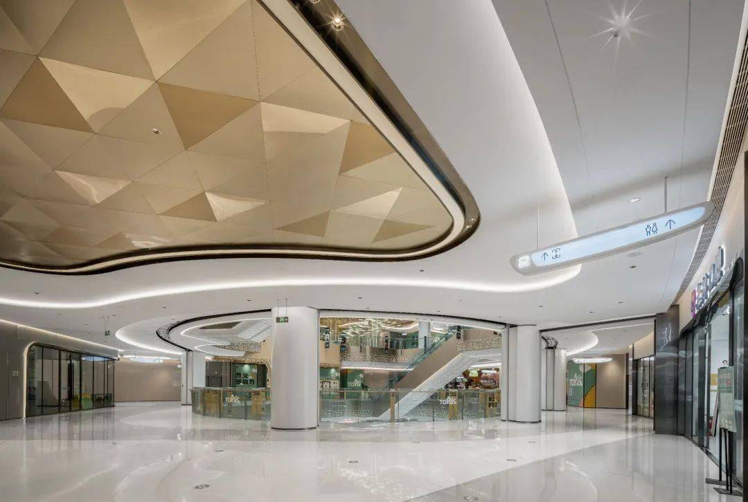 首发| 中铁二局 × 方圆荟99topark:天府自然之境——湖光潋滟,树影