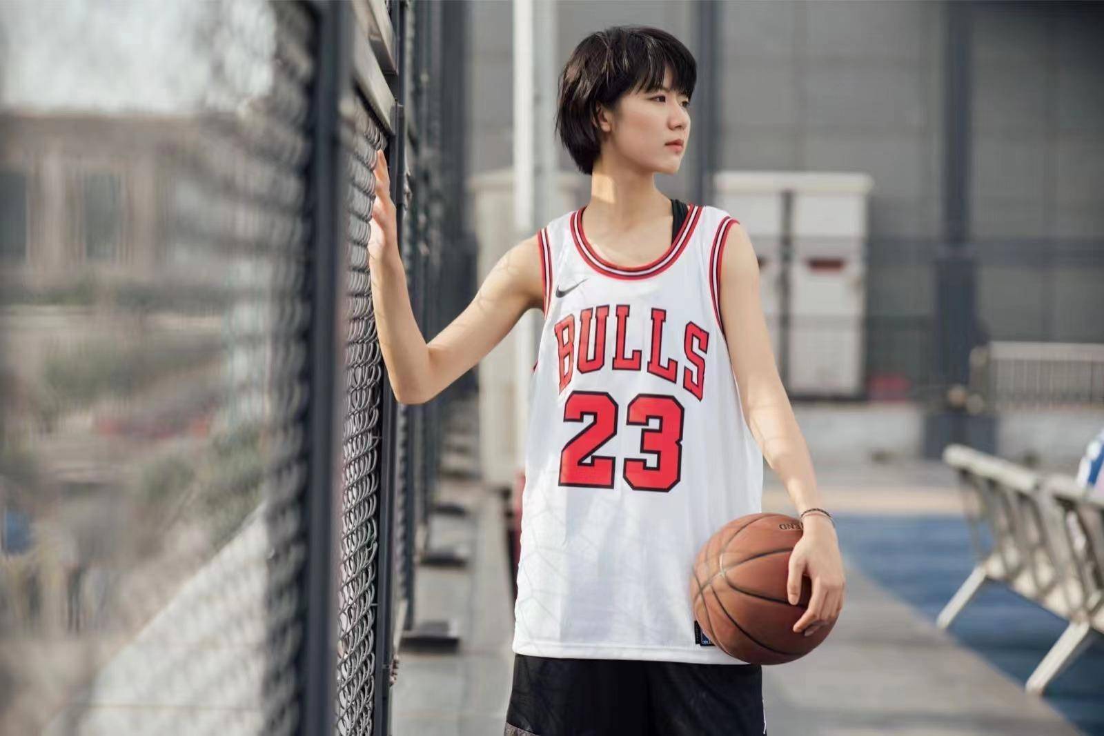 周彤:爱打篮球的女孩都好看