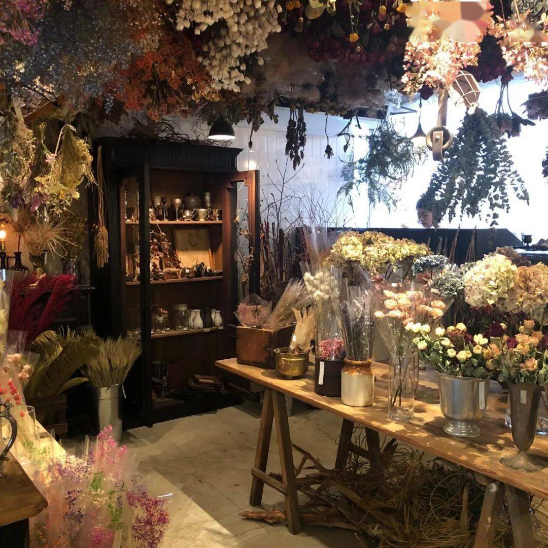 日本这家甜品店,用干花装饰,隐身于花草中,太有意境了