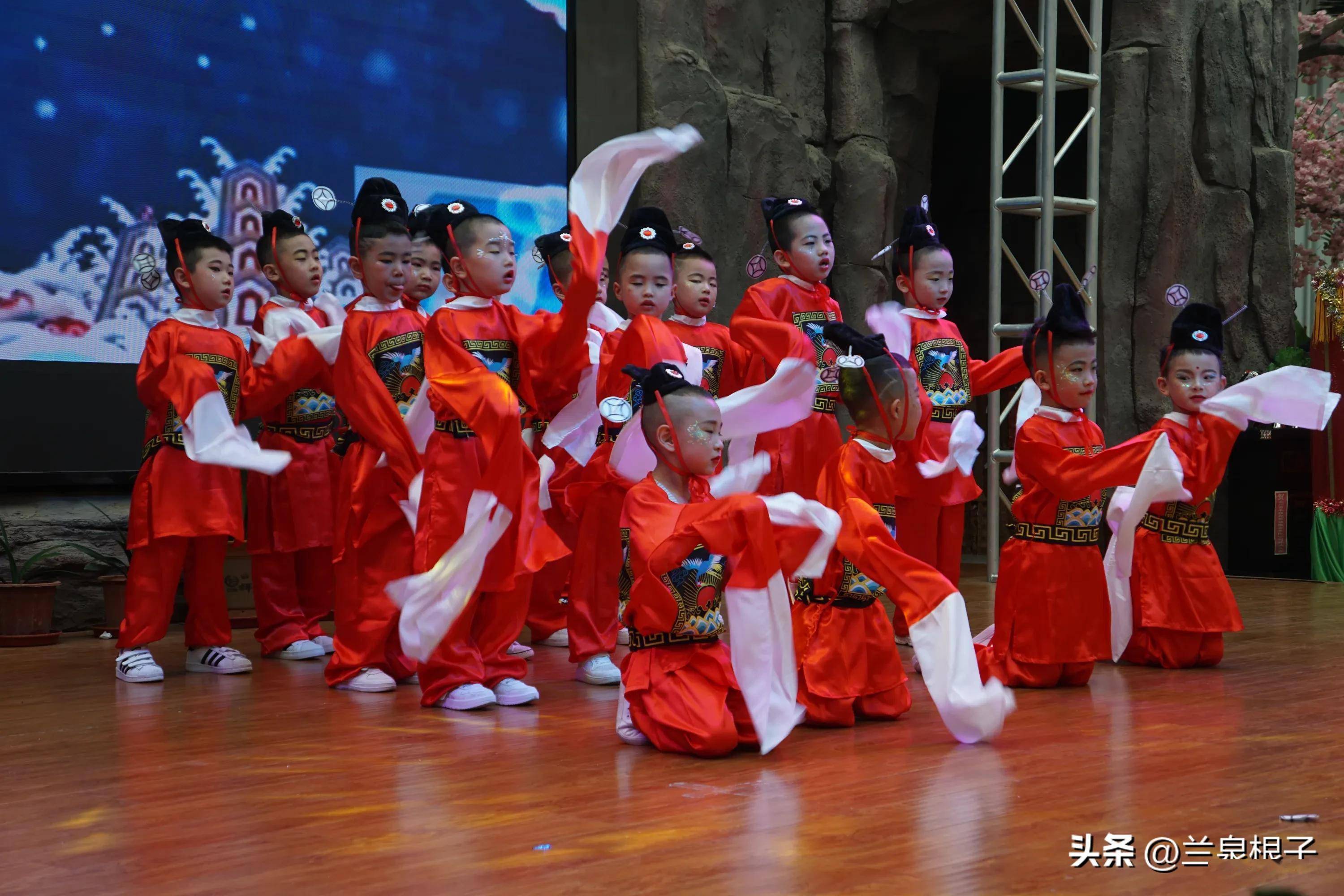 动感民族情 歌舞庆六一